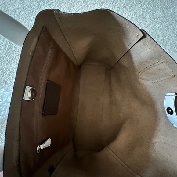 Coach Derby Tote - Picture 4 of 11